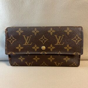 Louis Vuitton Porte Tresor International Wallet